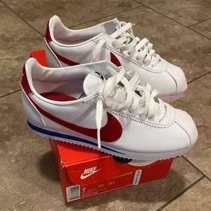 Nike Classic Cortez Womens Size 7 Leather White/Red/Blue Sneakers (807471-103)